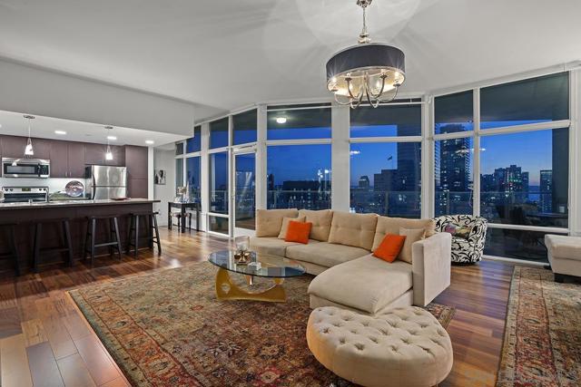 1080 Park Blvd, San Diego CA: https://media.crmls.org/mediaz/4969f6da-b0f7-4e3c-9040-854faf29405f.jpg