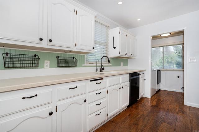 147 Mildred Way, El Cajon CA: https://media.crmls.org/mediaz/496a7ea0-0fba-4c75-9ff5-9c9fc788c9fa.jpg