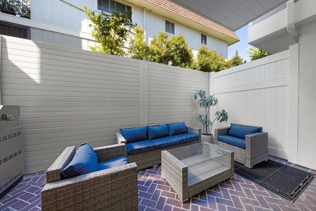 825 9th St., Coronado CA: https://media.crmls.org/mediaz/496aa3fc-ef91-4f70-9138-3010588e92b4.jpg