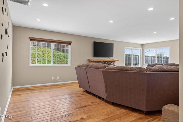 1018 Via Arroyo, Ventura CA: https://media.crmls.org/mediaz/496ac331-c07c-44c9-8238-eac3beb4f94a.jpg