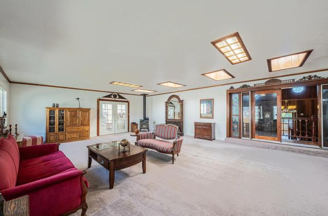 17945 Pesante Road, Salinas CA: https://media.crmls.org/mediaz/496b516f-f453-4e7d-ad67-75d56b06095e.jpg