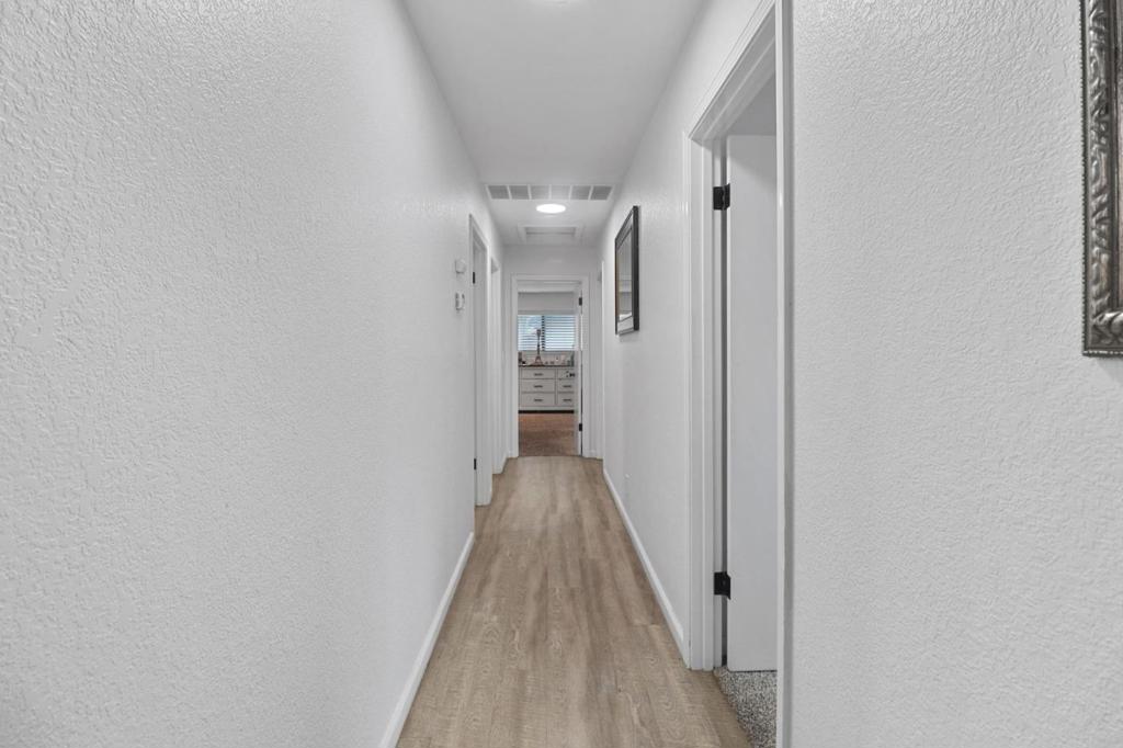 https://media.crmls.org/mediaz/496b52c1-1eb8-4edc-b5cd-97939f881abe.jpg?preset=X-Large