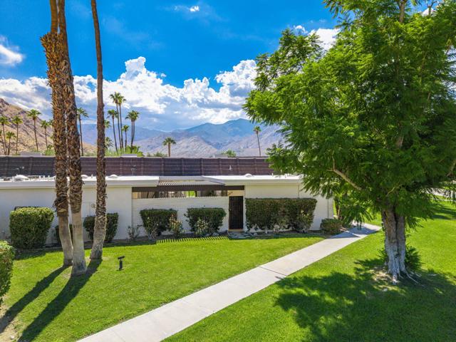 2515 E Jacaranda Road, Palm Springs CA: https://media.crmls.org/mediaz/496c3b35-b0de-4ed8-a7ee-d74f0ba83834.jpg