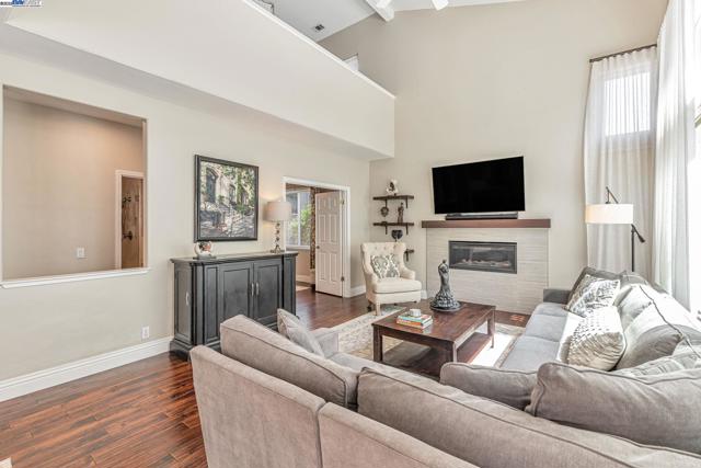 2460 Magnolia Way, Morgan Hill CA: https://media.crmls.org/mediaz/496cd11c-6140-4969-bc45-431dd3f76d4e.jpg