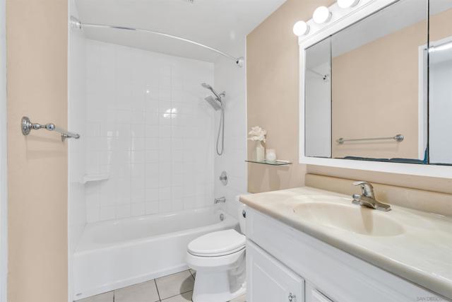 2507 Navarra Dr, Carlsbad CA: https://media.crmls.org/mediaz/496cde8b-6edd-4ef1-b126-80cdabc2cdb3.jpg