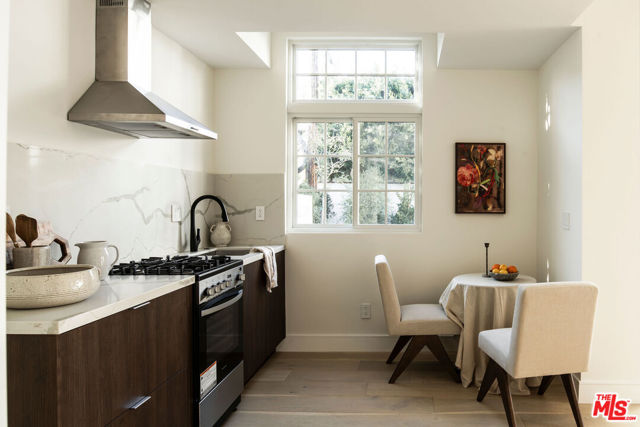 3531 S Barrington Avenue, Los Angeles CA: https://media.crmls.org/mediaz/496d3836-2a66-49c7-a5f3-187f64f6b5c2.jpg