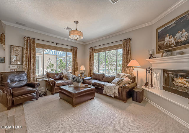 678 Via Carro, Newbury Park CA: https://media.crmls.org/mediaz/496e53c6-cbf8-41fa-a018-4e1284dcf0f6.jpg
