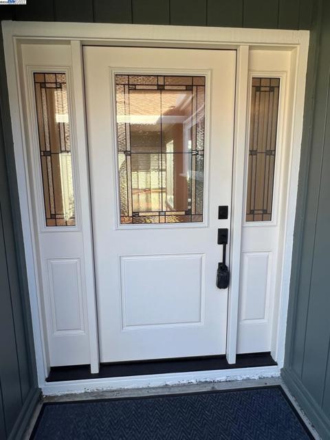 1976 Saint George Rd, Danville CA: https://media.crmls.org/mediaz/496eb7ac-b32c-4ee9-824b-395919a6e693.jpg