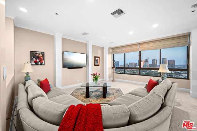10430 Wilshire Boulevard, Los Angeles CA: https://media.crmls.org/mediaz/496f4845-6c81-4711-8789-7751da1476db.jpg