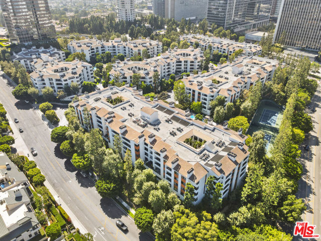 2102 Century Park Lane, Los Angeles CA: https://media.crmls.org/mediaz/496f7b38-7bb1-4fff-bfe8-02b5edac6d39.jpg