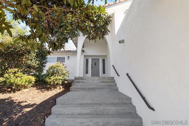 1756 Alhudson Dr, Escondido CA: https://media.crmls.org/mediaz/49701a77-f36e-4b0b-b292-fc6781566761.jpg