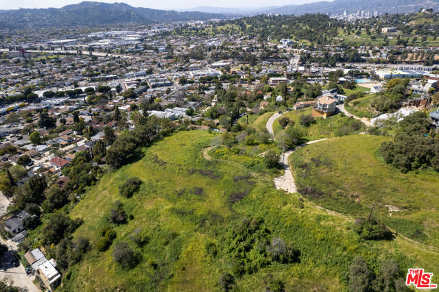 3566 N Paseo Drive, Los Angeles CA: https://media.crmls.org/mediaz/49708429-2331-4216-838a-440255e1551d.jpg