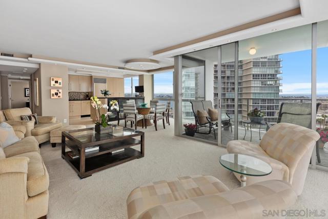 1810 Avenida Del Mundo, Coronado CA: https://media.crmls.org/mediaz/4971244b-caff-4c7f-8a2a-97d5b0f429a4.jpg