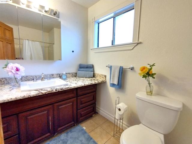 864 San Francisco Ave, South Lake Tahoe CA: https://media.crmls.org/mediaz/497136b1-4766-453b-8fe4-74b534353089.jpg