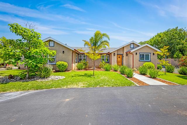 13580 Watsonville Road, Morgan Hill CA: https://media.crmls.org/mediaz/4971d83d-9c5d-47b7-80c2-7b84e1dcddcf.jpg