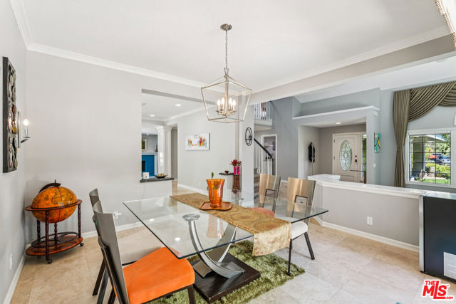 2084 Hopewell Court, Thousand Oaks CA: https://media.crmls.org/mediaz/49721525-2c70-4187-8e8a-56a1626bdd55.jpg