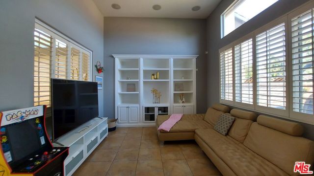 14692 Acacia Street, Westminster CA: https://media.crmls.org/mediaz/497236d7-5cf6-4afb-8abf-88685e309bc4.jpg
