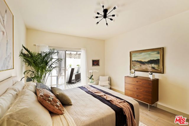 1717 Malcolm Avenue, Los Angeles CA: https://media.crmls.org/mediaz/49724d3e-a5f3-432a-b883-7850216bcca1.jpg