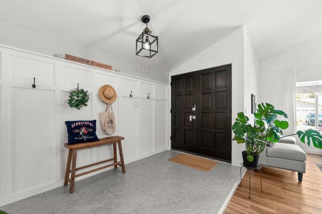 1 Malibu Court, Clayton CA: https://media.crmls.org/mediaz/49725217-35a1-4352-94c9-ea051b5c18dd.jpg