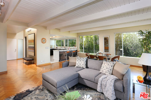 2231 GLOAMING Way photo 7