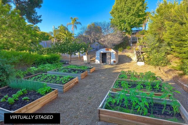 7219 Mimosa Dr, Carlsbad CA: https://media.crmls.org/mediaz/4972a587-3624-4bf8-b12e-5ba5afb61f4c.jpg