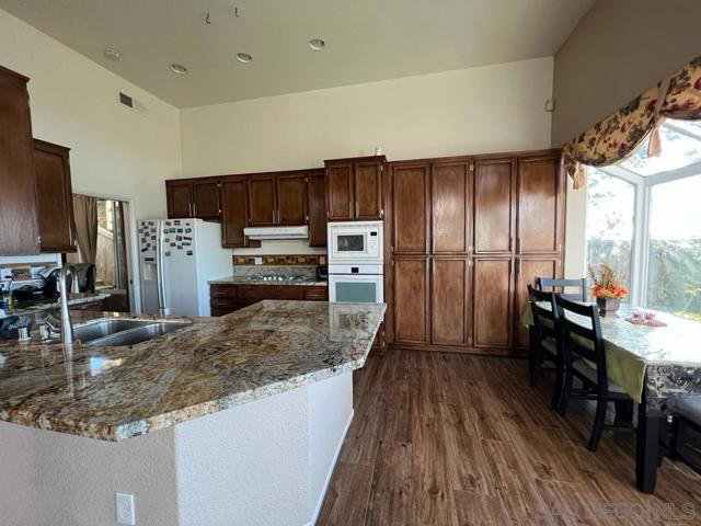 Image 13 of 41 For 9360 Chabola Rd