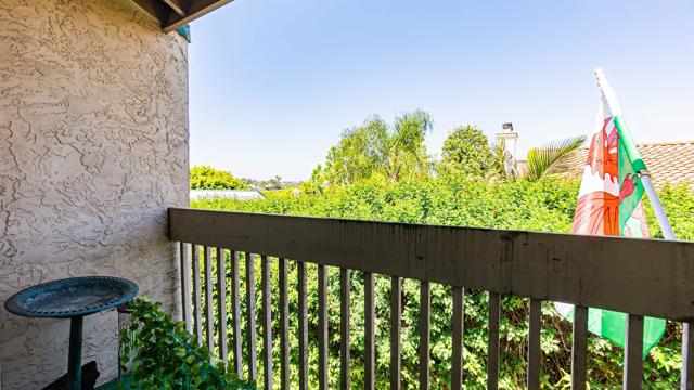 699 Ascot Dr, Vista CA: https://media.crmls.org/mediaz/49741aa0-a3be-44c4-85c1-c47180f4c811.jpg