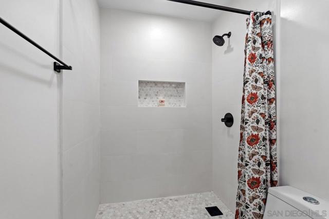 1817 E Grand ave, Escondido CA: https://media.crmls.org/mediaz/49749d8f-0fb4-4698-aaf2-678e02690896.jpg