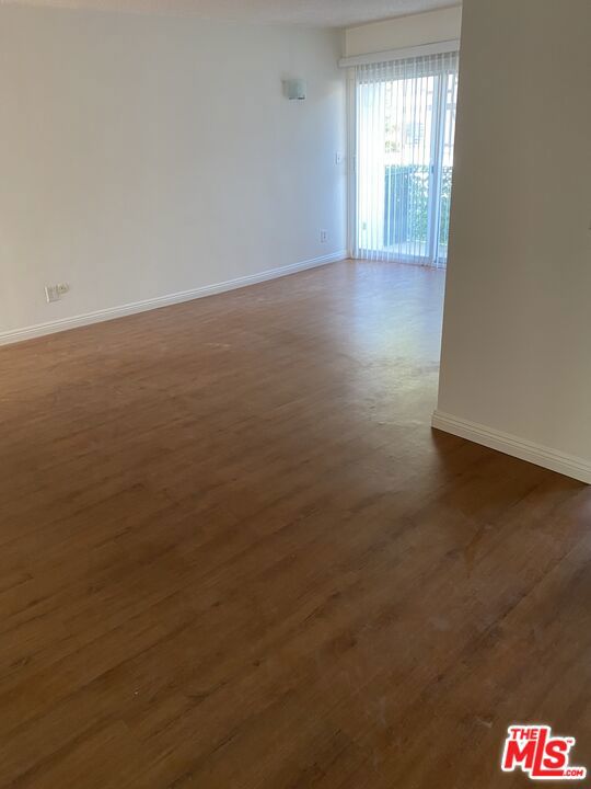 4244 Duquesne Avenue, Culver City CA: https://media.crmls.org/mediaz/4976b655-ce49-43f5-9337-7e8e64adc5c0.jpg