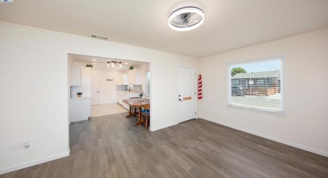 1430 Colin St, San Pablo CA: https://media.crmls.org/mediaz/4976ba72-04ab-4153-a3b1-e2fafae2bb10.jpg