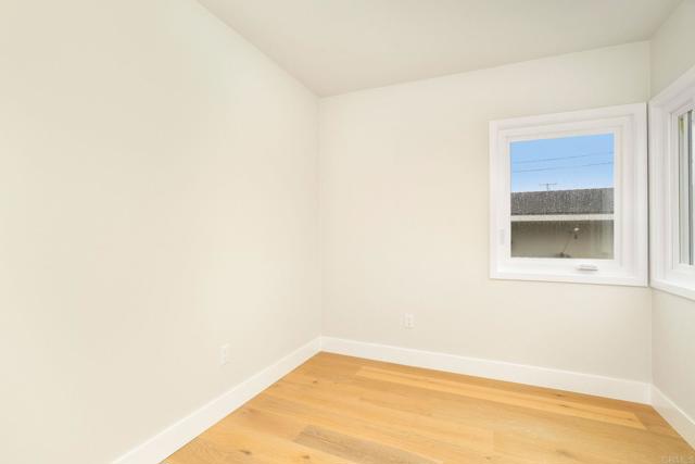 Detail Gallery Image 27 of 31 For 219 W Acacia Ave, El Segundo,  CA 90245 - 4 Beds | 2 Baths