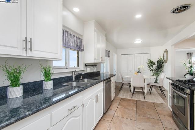 Image 4 of 36 For 16560 Russell Ct