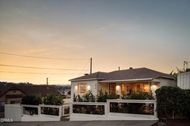 3029 isabel dr Drive, Los Angeles CA: https://media.crmls.org/mediaz/49773cff-5165-426a-9303-9771cfb4f4bb.jpg