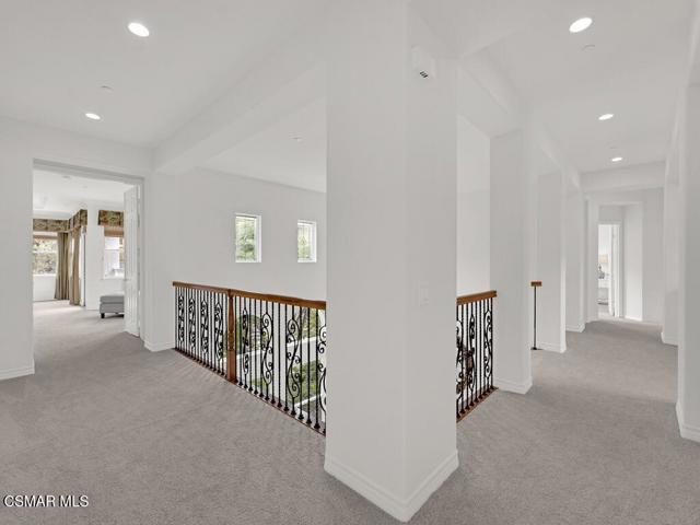 5455 Via Olas, Newbury Park CA: https://media.crmls.org/mediaz/49778277-f58e-452f-a4fa-4e92e1c4e507.jpg