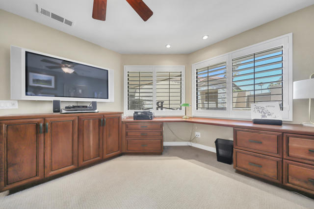 76099 Impatiens Circle, Palm Desert CA: https://media.crmls.org/mediaz/4977d753-e10b-4477-b2f6-6d1376b48fd5.jpg