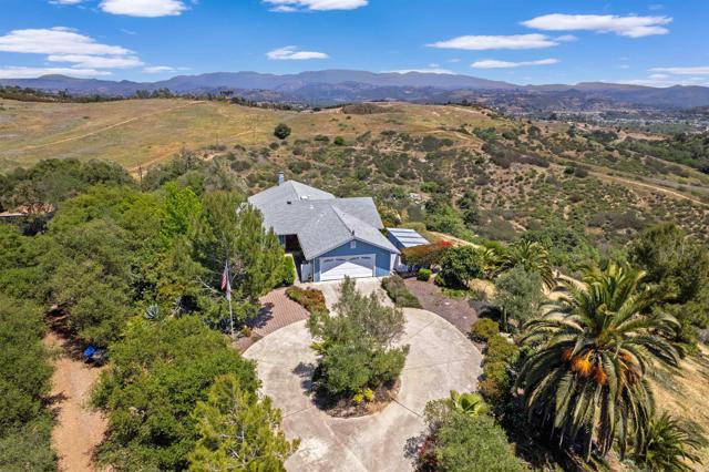 Detail Gallery Image 1 of 31 For 5221 Olive Hill Rd, Fallbrook,  CA 92028 - 7 Beds | 4 Baths