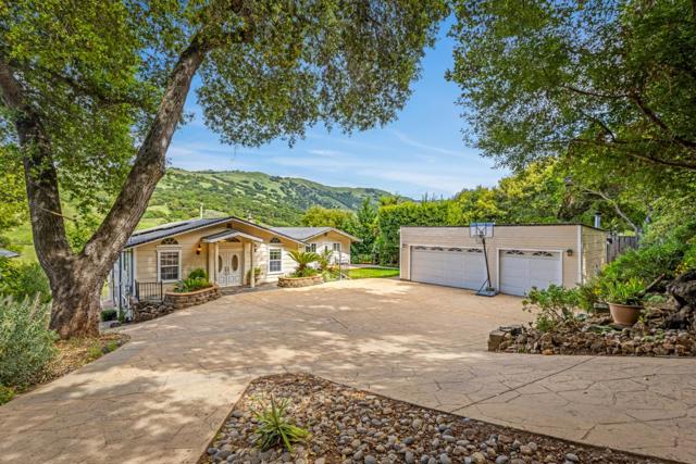 17480 Hoot Owl Way, Morgan Hill CA: https://media.crmls.org/mediaz/49789672-02ef-4493-9b3d-d694dda770b8.jpg