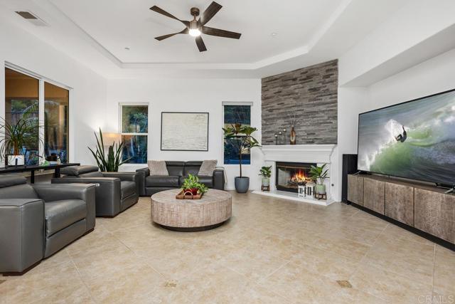2409 Andersen Lane, Vista CA: https://media.crmls.org/mediaz/4978a9b9-1d39-4580-aa99-b66e16446ca5.jpg