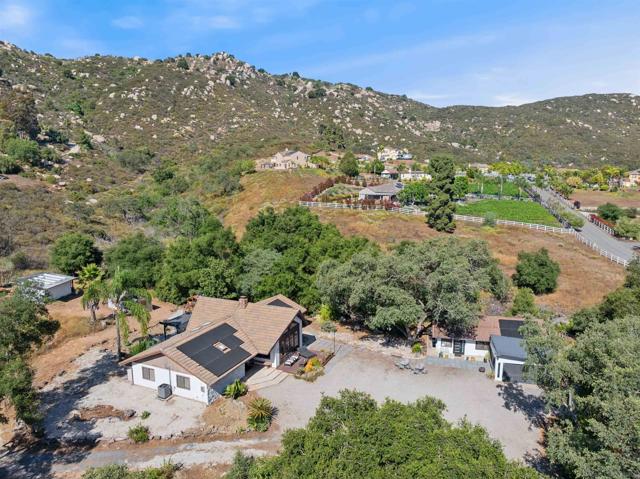1722 Tierra Libertia Rd, Escondido CA: https://media.crmls.org/mediaz/4978c9e2-cc40-46e6-9d11-a3c343b510a5.jpg