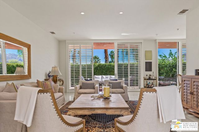 47392 Jadida Avenue, Palm Desert CA: https://media.crmls.org/mediaz/4978d788-ec4f-4ce3-94f5-2ff325c780d1.jpg