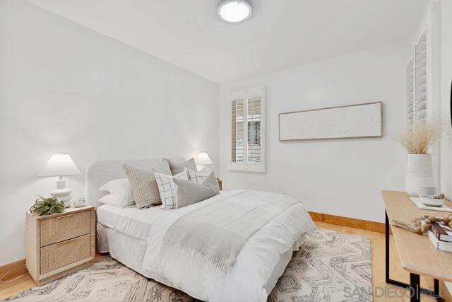 5420 La jolla Blvd., La Jolla CA: https://media.crmls.org/mediaz/49792b73-29b0-4f69-95e0-05c322673017.jpg