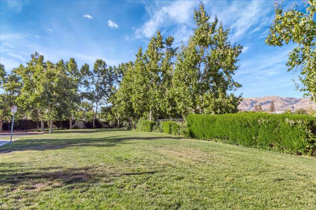 1142 Mente Linda Loop, Milpitas CA: https://media.crmls.org/mediaz/4979b1e2-4284-4b62-90ce-5248a888b315.jpg