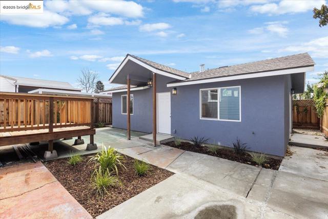 2224 107th Ave., Oakland CA: https://media.crmls.org/mediaz/4979c995-5954-4c27-a698-f6c0f06f3b2f.jpg