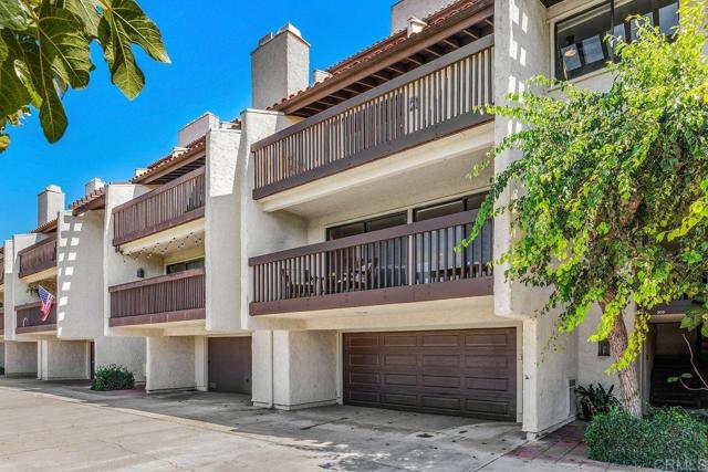 Detail Gallery Image 1 of 1 For 2504 Navarra Drive #202,  Carlsbad,  CA 92009 - 2 Beds | 2/1 Baths