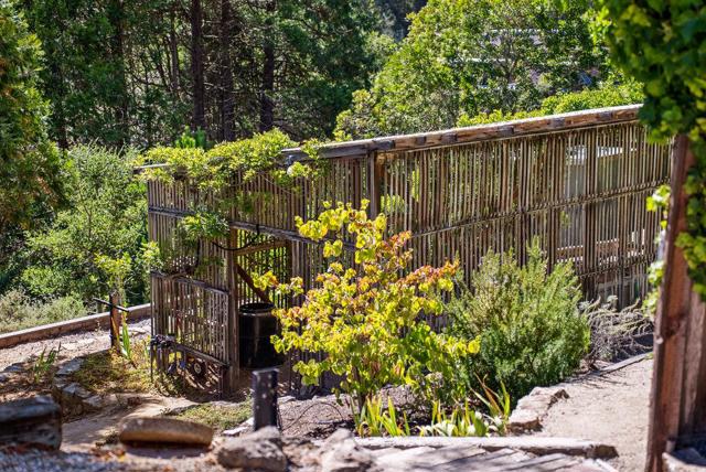 33 Aqua View Drive, Watsonville CA: https://media.crmls.org/mediaz/497ae88a-044f-404f-9a91-48973524c53e.jpg