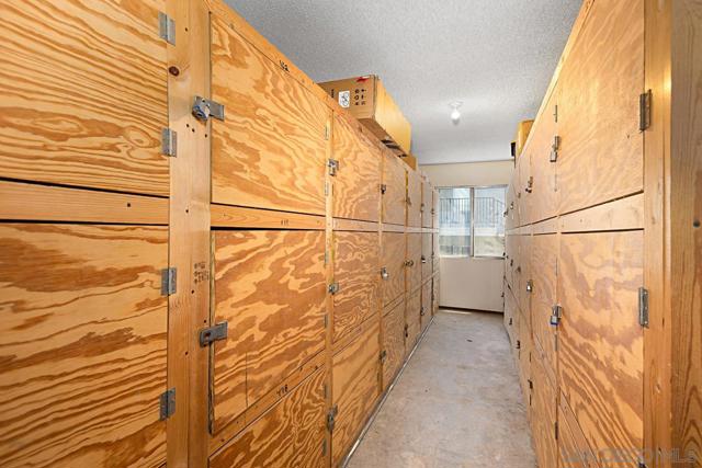 4750 Noyes St, San Diego CA: https://media.crmls.org/mediaz/497c3f1f-6791-4315-a5c4-b40c09557f95.jpg