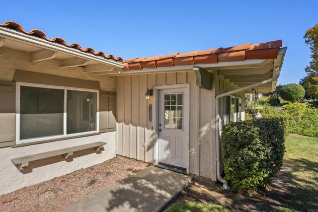 Detail Gallery Image 5 of 38 For 12417 Rios Rd, San Diego,  CA 92128 - 2 Beds | 1 Baths