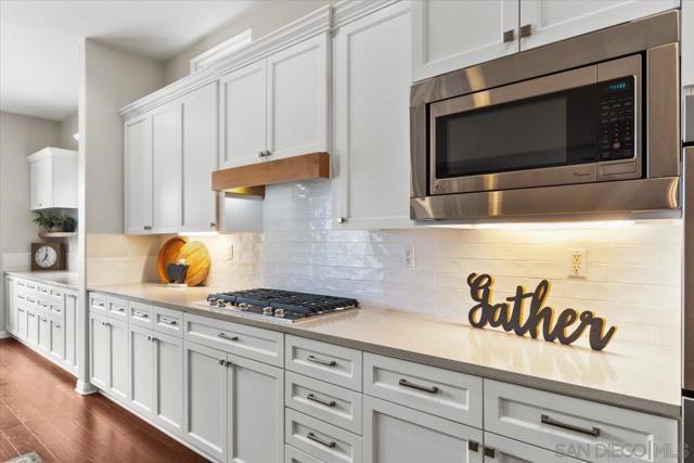 3180 Ridgeline Place, Escondido CA: https://media.crmls.org/mediaz/497d3c8a-6622-419a-ad41-7d54fe5ce9b5.jpg