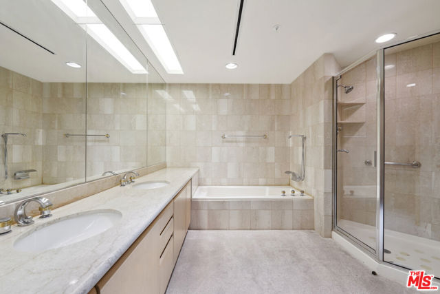 10490 Wilshire Boulevard, Los Angeles CA: https://media.crmls.org/mediaz/497d564c-089f-412d-bc4c-1a8f3e30d47c.jpg