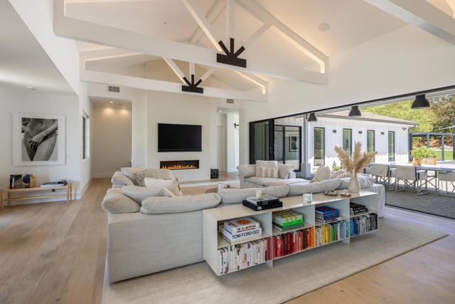16827 Via De La Valle, Rancho Santa Fe CA: https://media.crmls.org/mediaz/497db21a-4a68-45b3-bd4f-8d1ab2547f60.jpg